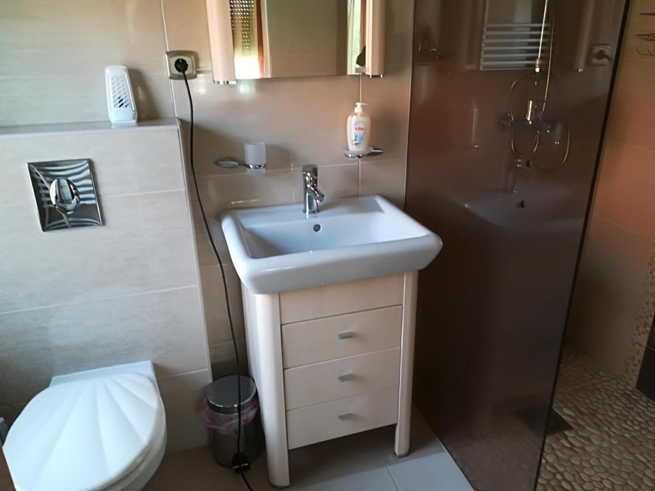 Betty Apartman Balatonfůzfő Exterior foto