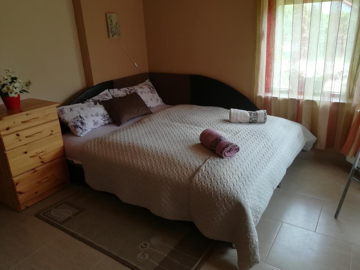 Betty Apartman Balatonfůzfő Exterior foto